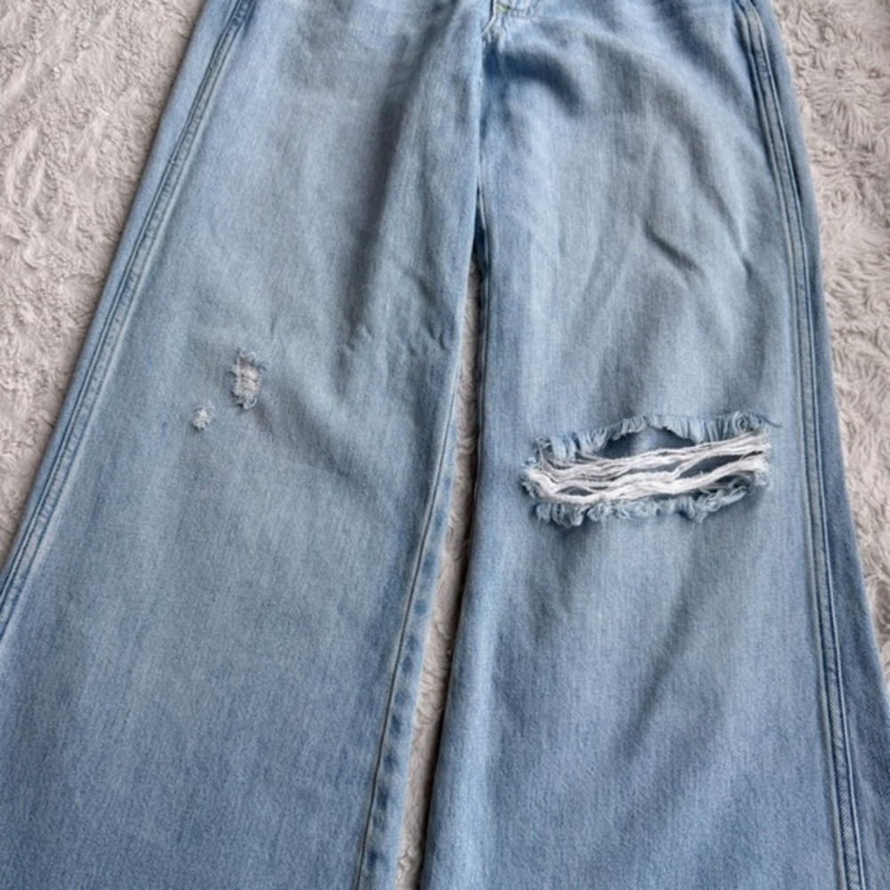 AMO Faith Flare Jeans‎ Light Wash Distressed Ripped Knee Relaxed Fit Mid Rise 23 - Picture 7 of 13